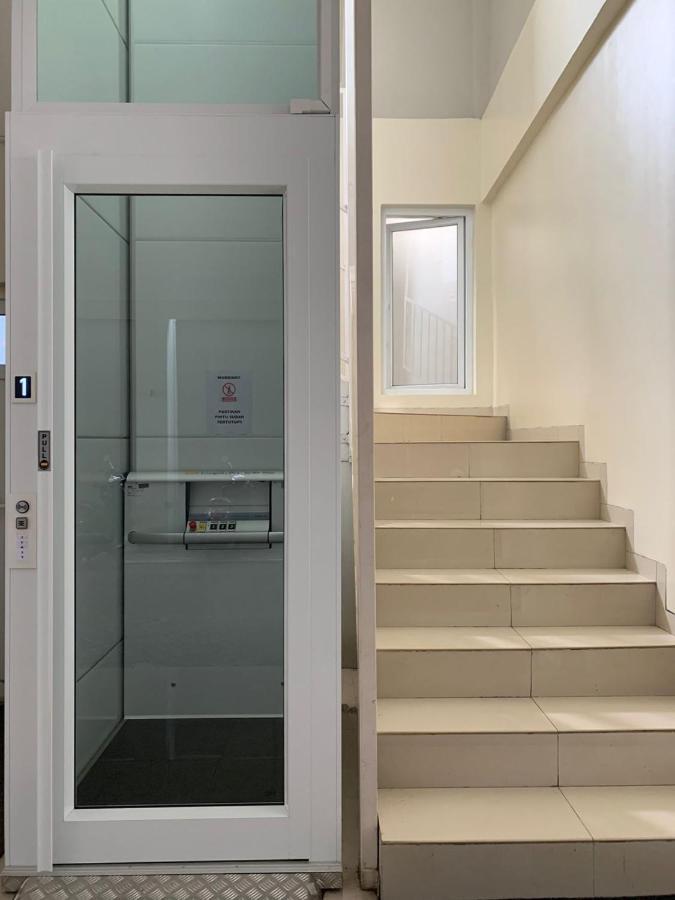Oyo 2816 Privato Suite Kembaran Exterior foto