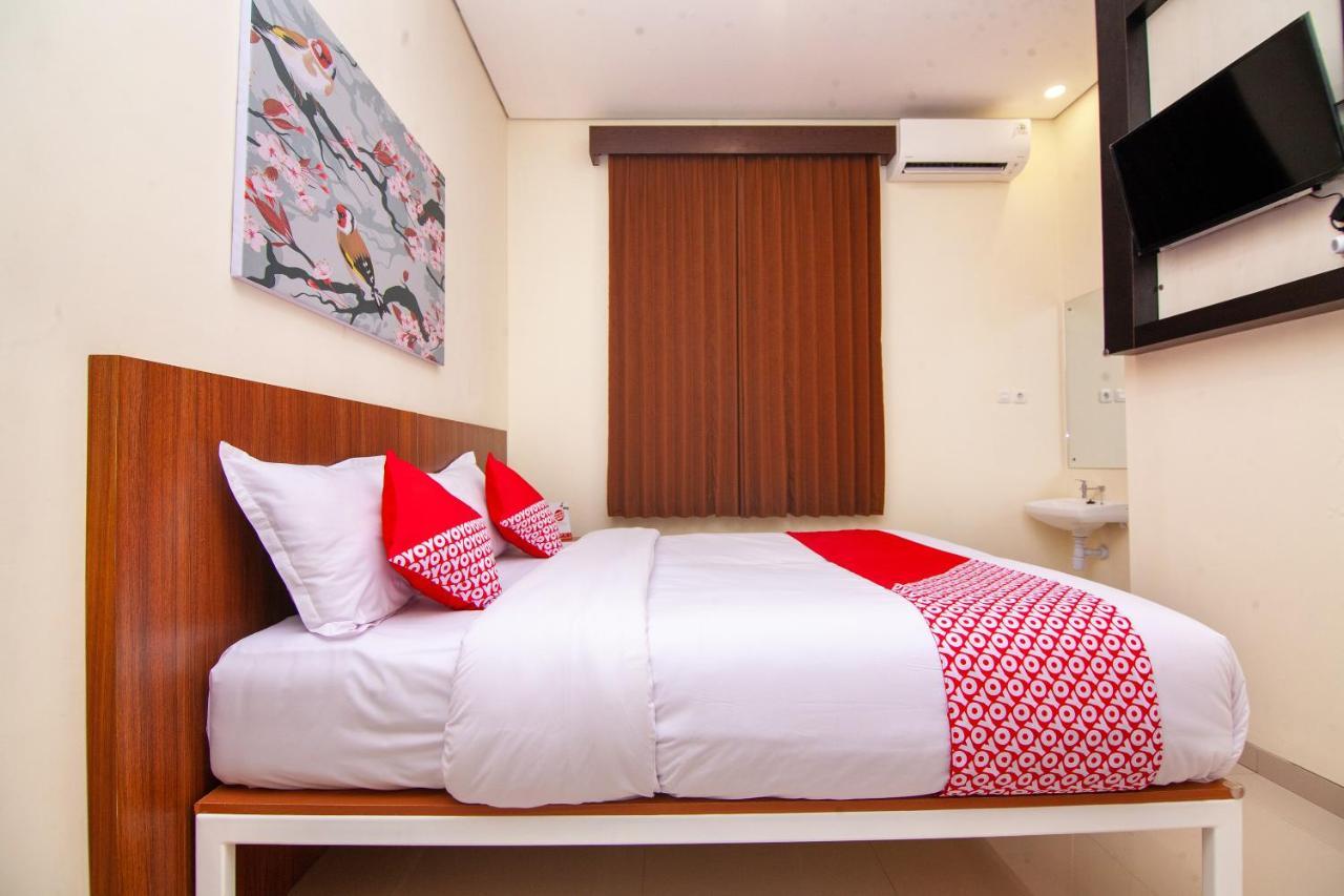 Oyo 2816 Privato Suite Kembaran Exterior foto