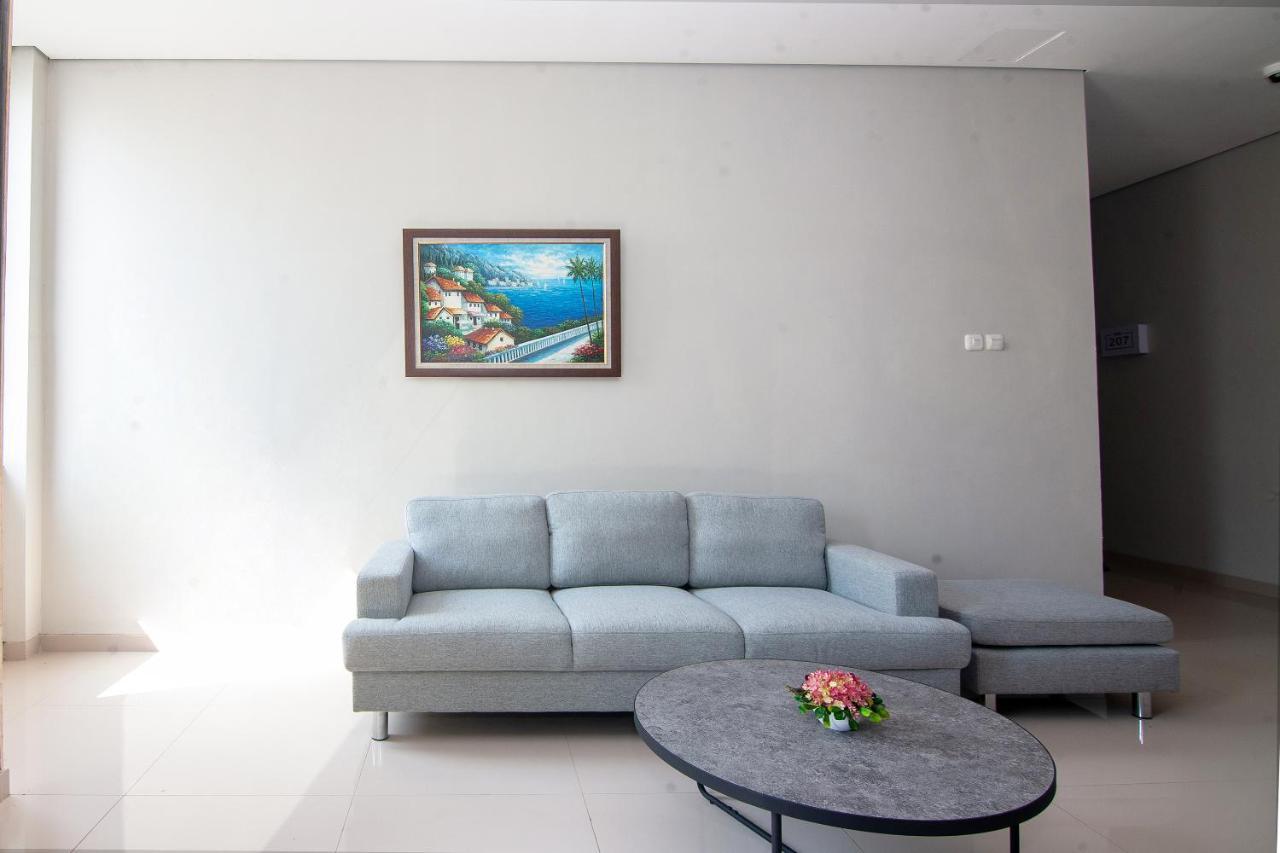 Oyo 2816 Privato Suite Kembaran Exterior foto