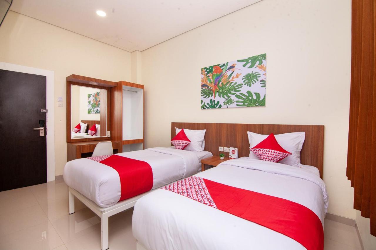 Oyo 2816 Privato Suite Kembaran Exterior foto